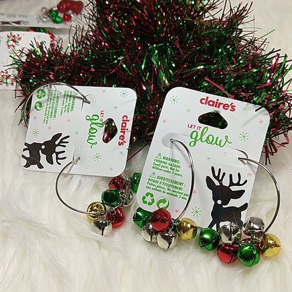 Claire's Christmas Jingle Bell Hoop Earrings - Picture 1 of 5